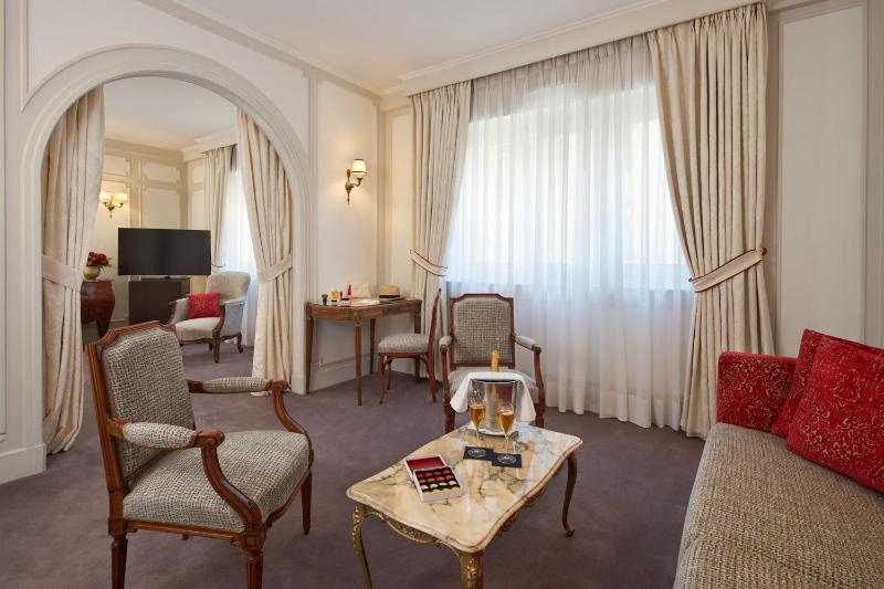 Junior Suite image 1