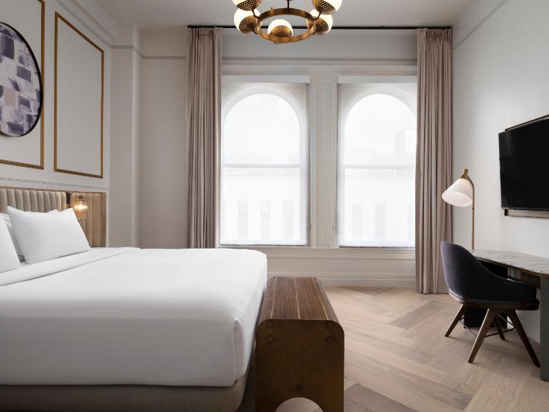 One-Bedroom King Suite image 1