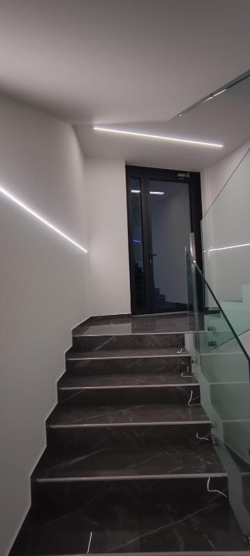 Lake View Penthouse - image 12