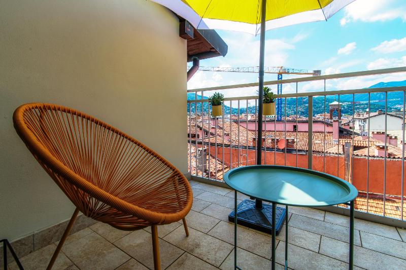 Bonanomi Como by Quokka 360 - Rooftop Terrace with Duomo View - image 15