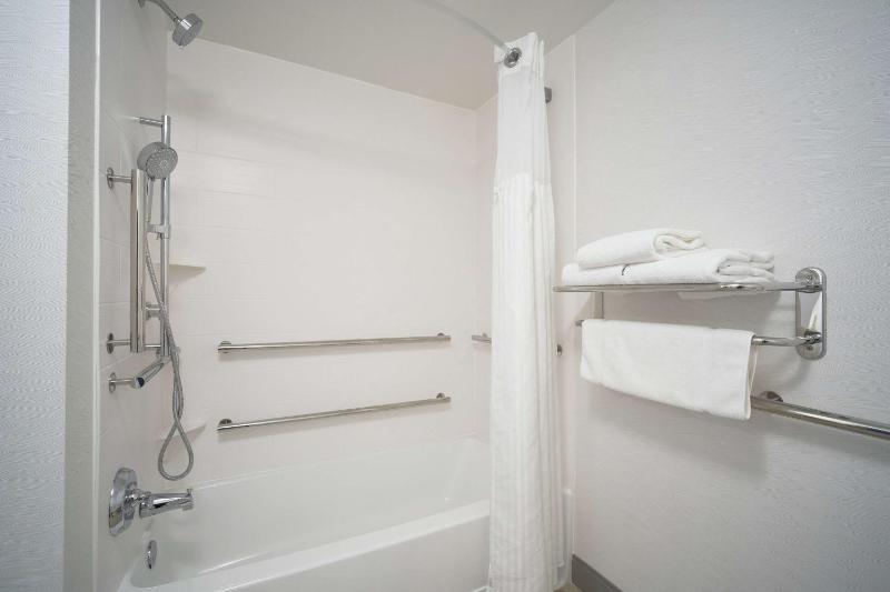 King Room with Bath Tub - Mobility Access image 2