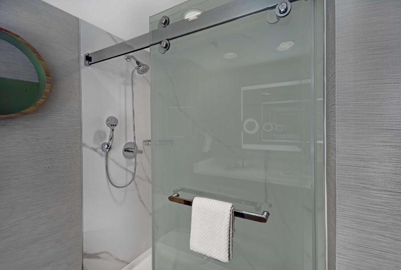 King Room image 3