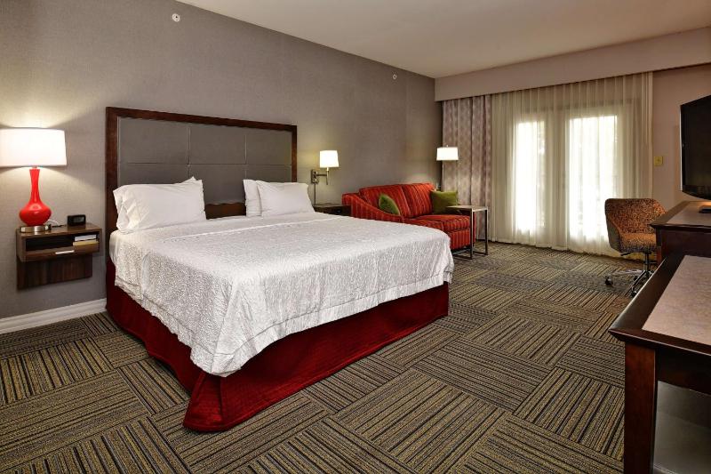 Hampton Inn & Suites Fredericksburg - image 29