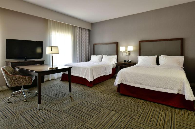 Hampton Inn & Suites Fredericksburg - image 20