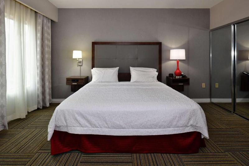 Hampton Inn & Suites Fredericksburg - image 22