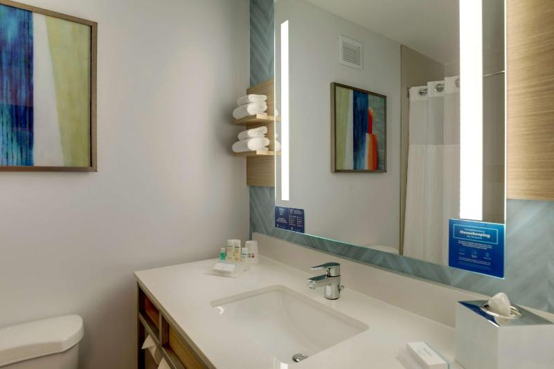King Room image 1