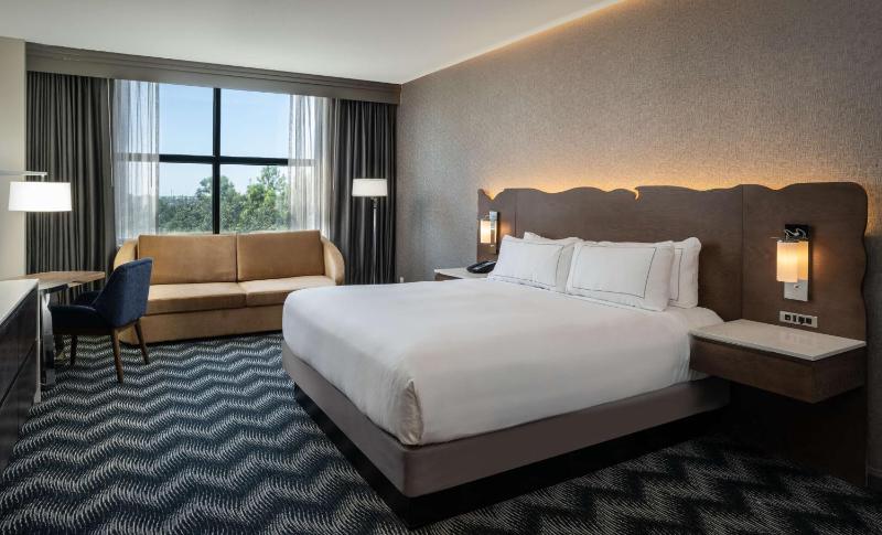 King Room image 3