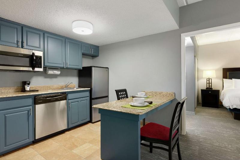 One-Bedroom King Suite with Kitchen - Non-Smoking  image 3