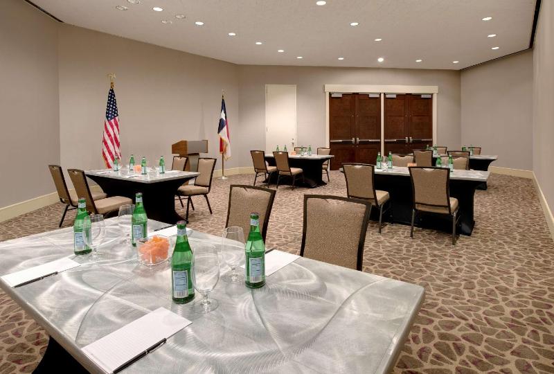 Hilton Houston Post Oak by the Galleria - image 12