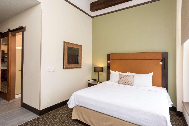 One-Bedroom King Suite - Non-Smoking image 4