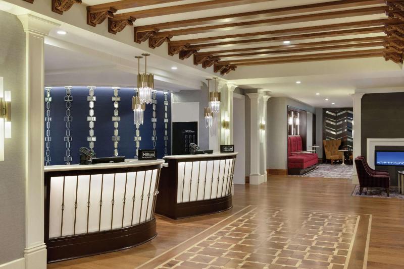 Hilton Checkers Los Angeles - image 13