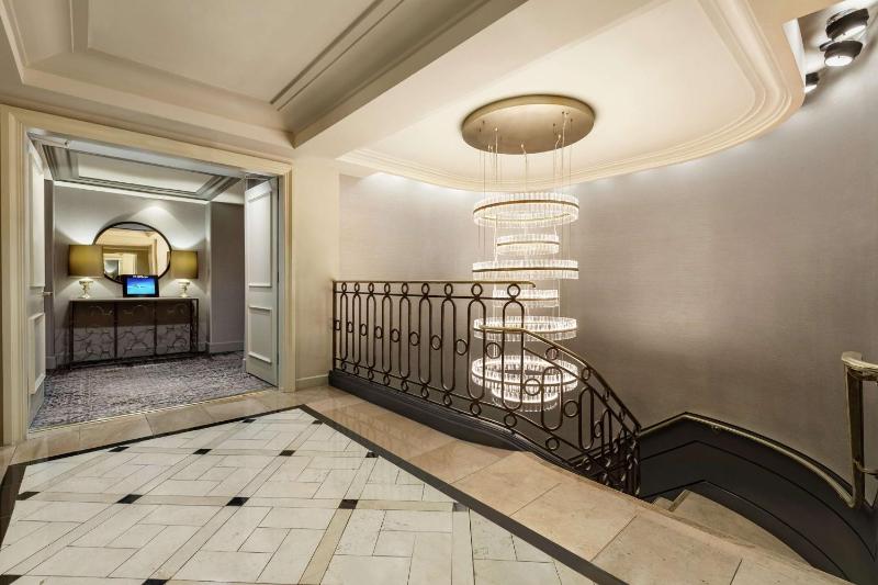 Hilton Checkers Los Angeles - image 15