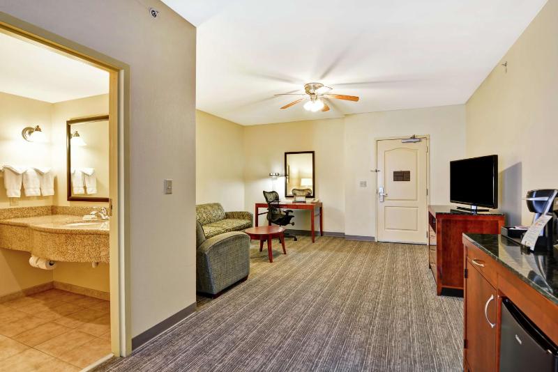 One-Bedroom King Suite image 2