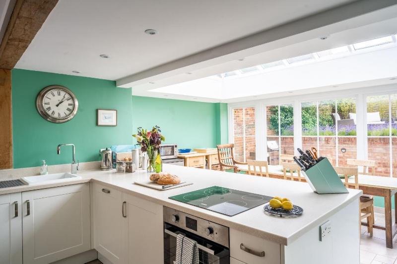 Myrtle Cottage - image 13