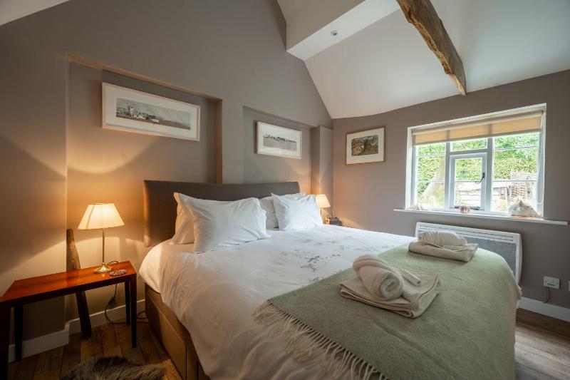 Myrtle Cottage - image 28