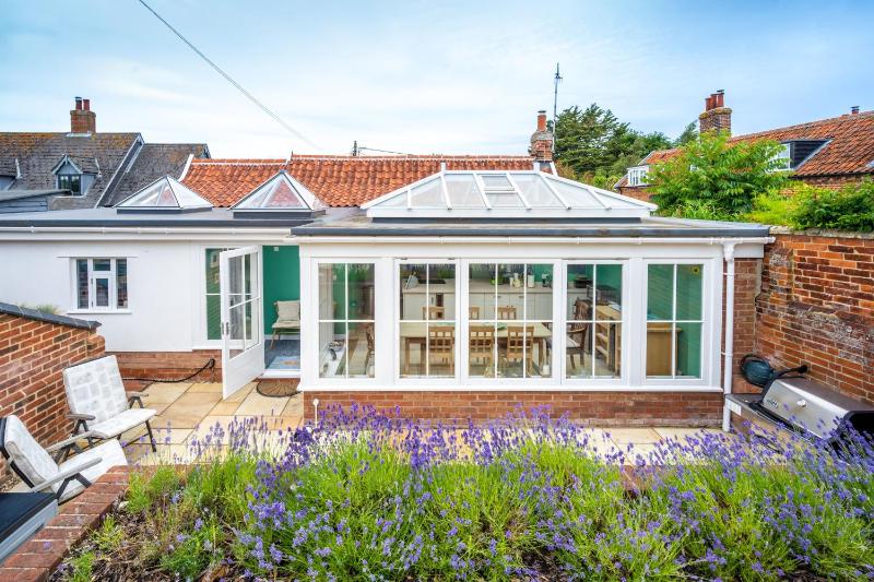 Myrtle Cottage - image 37