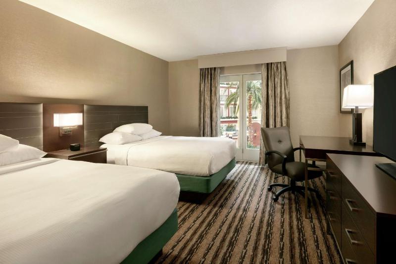 Queen Room with Two Queen Beds - Non-Smoking image 1