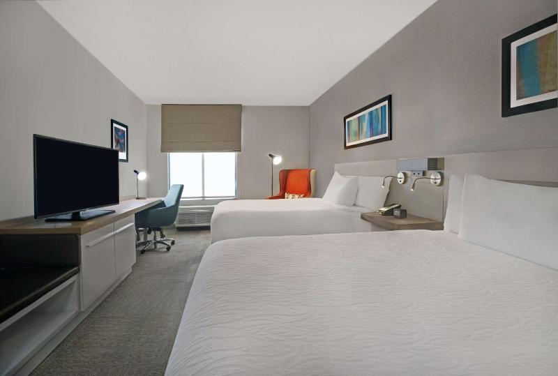 Premium Queen Room with Two Queen Beds image 2