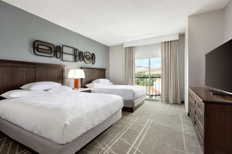 Queen Suite with Two Queen Beds - Non-Smoking image 3