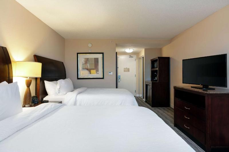Queen Room with Two Queen Beds image 3