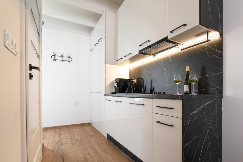 SOLEK Apartamenty hotelowe i pokoje gościnne ze śniadaniem przyjazne zwierzętom wyjątkowe z widokiem na Jezioro Jamno i w bardzo bliskiej odległości od morza - image 40