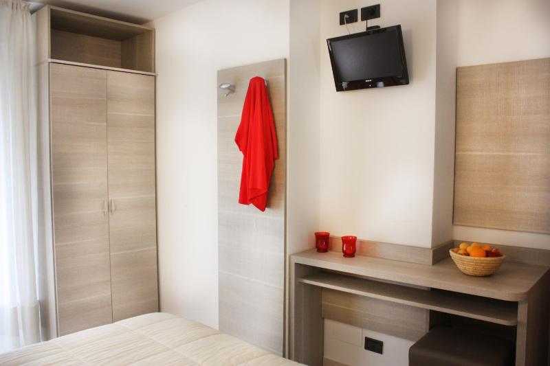Superior Double Room image 4