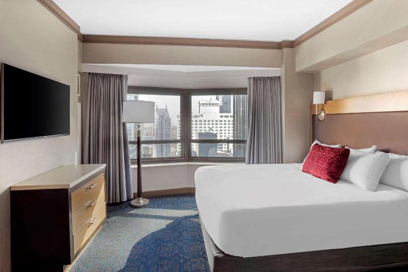 Two-Bedroom Suite image 4
