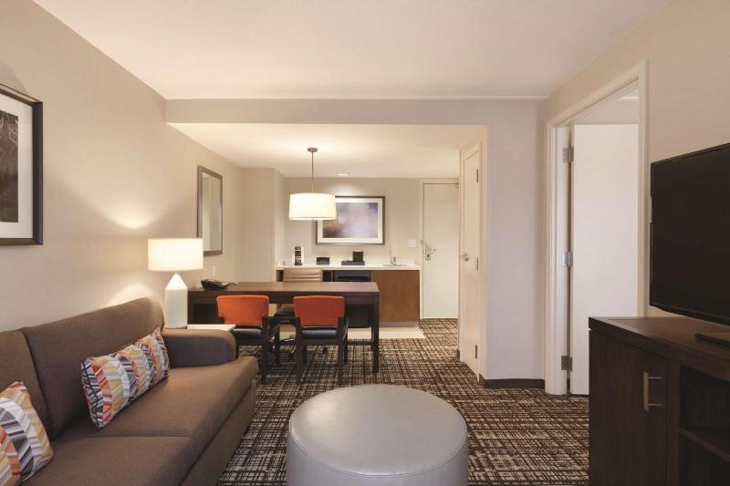 Deluxe King Suite image 1
