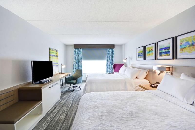 Queen Room with Two Queen Beds image 3