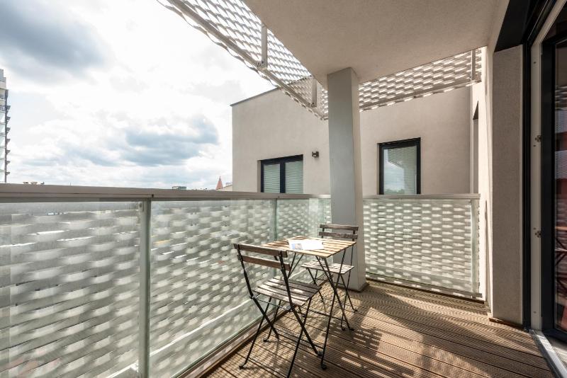 apartamenty-wroc Atal Towers - image 12