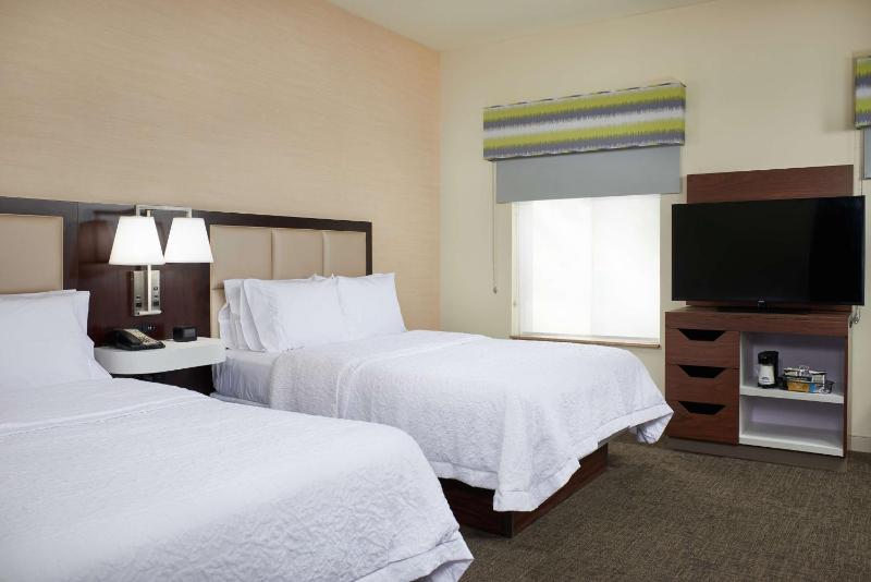 Queen Studio Suite with Two Queen Beds and Sofa Bed - Non-Smoking image 3