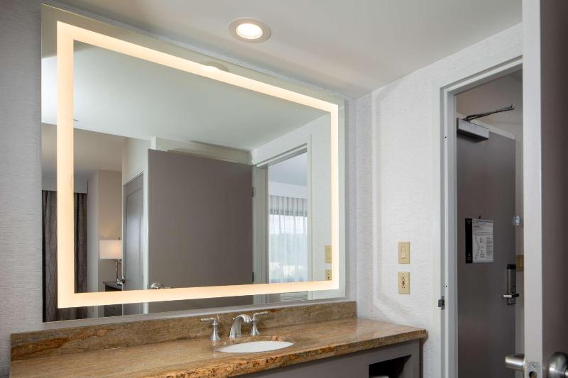 Standard Double Suite image 2