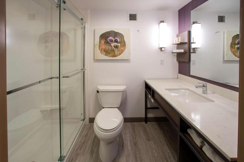 King Room image 3
