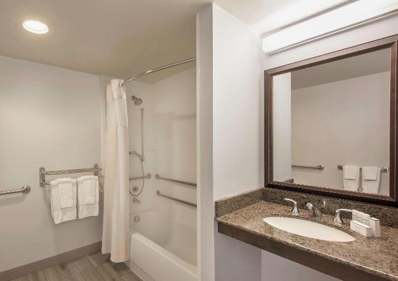 Junior King Suite - Mobility/Hearing Accessible image 2