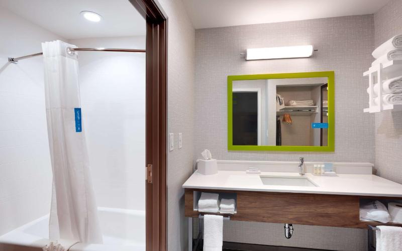 Queen Studio Suite with Two Queen Beds - Non-Smoking image 2