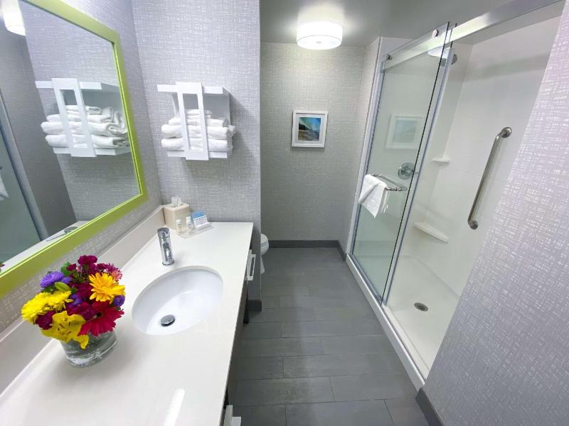 King Room image 2