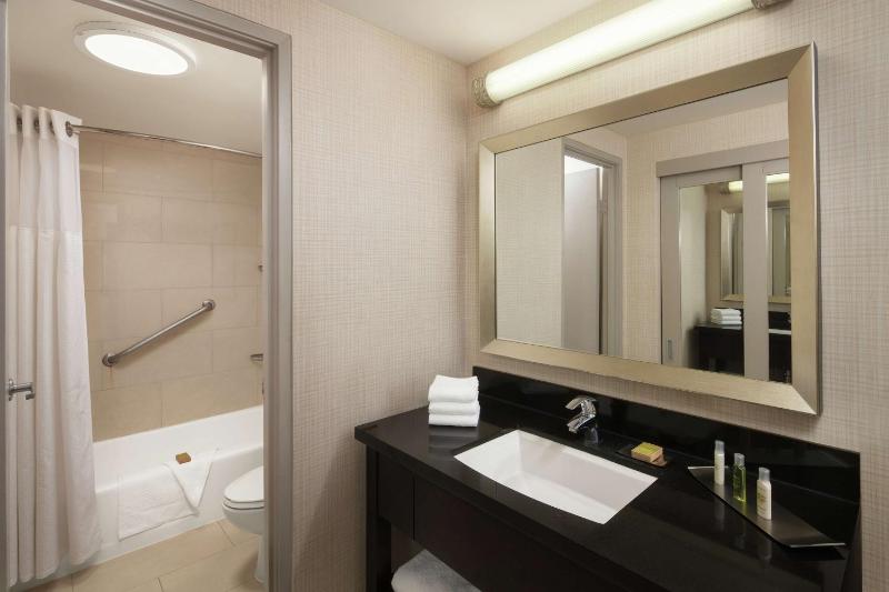 King Room with Balcony - Non-Smoking image 2
