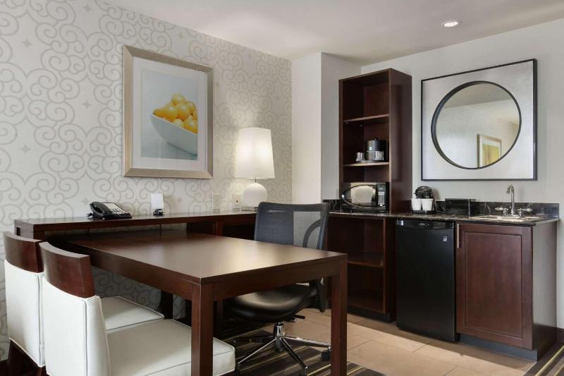 Two-Room King Suite - Non-Smoking image 4