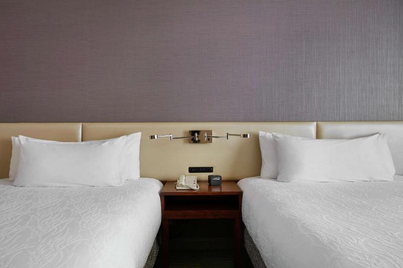 Queen Room with Two Queen Beds image 3