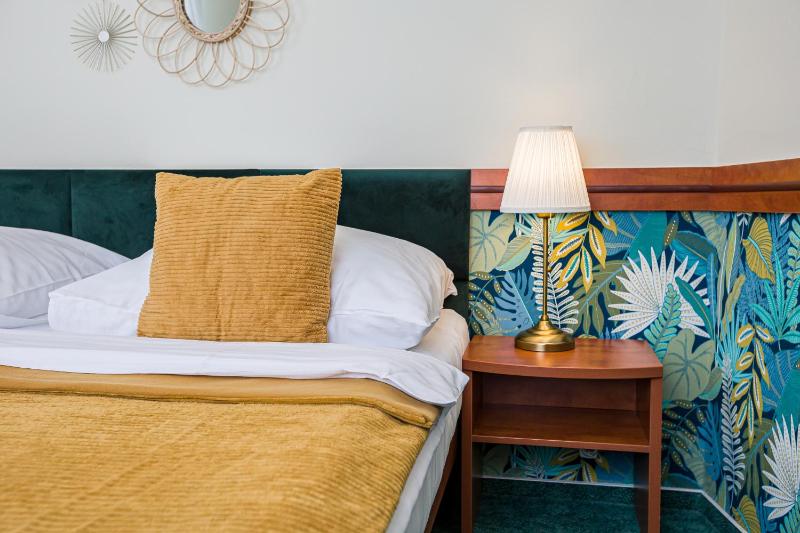 Double Room with Extra Bed image 4