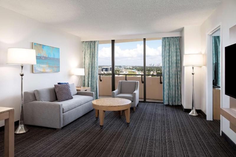 Two Queen Suite/Disability Access with Roll- in Shower - Non-Smoking image 3