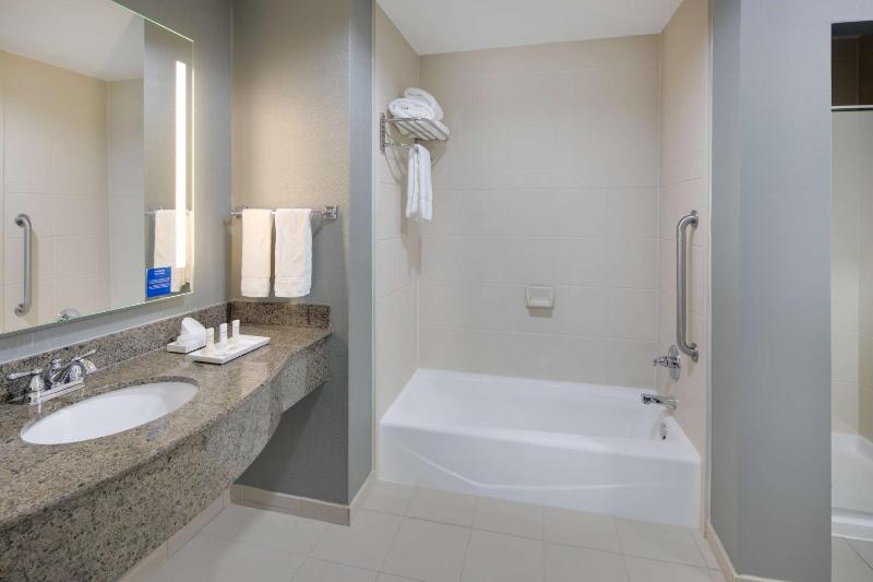 King Suite image 2