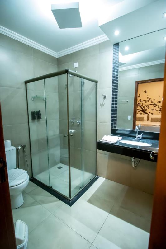 Standard Triple Room image 2