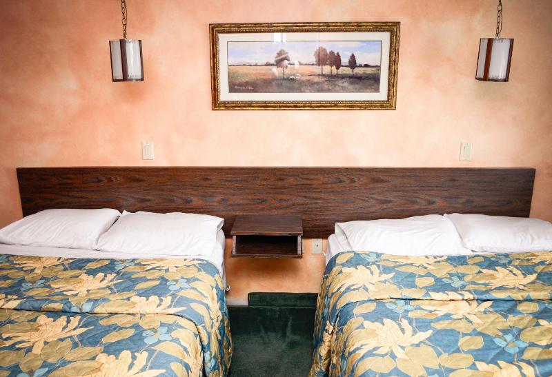 Two-Bedroom Suite with Kitchen image 2