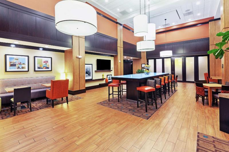 Hampton Inn & Suites Houston North IAH - image 11