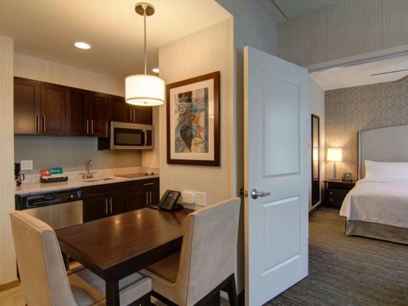 One-Bedroom King Suite - Non-Smoking image 4