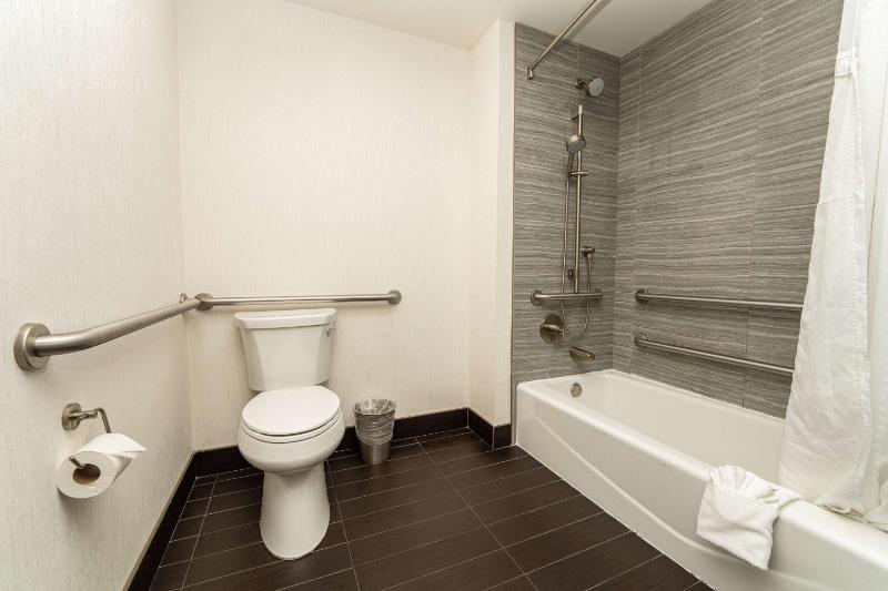 King Room - Non-Smoking image 4