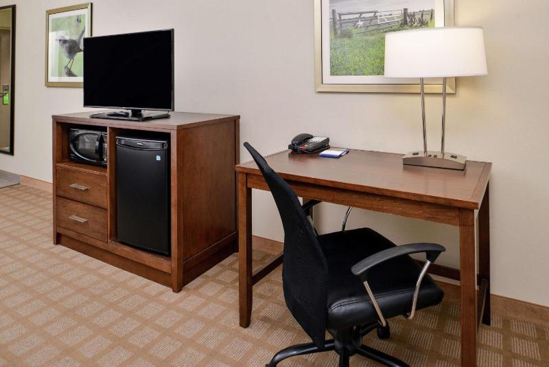 King Room with Sofa Bed - Non-Smoking image 1