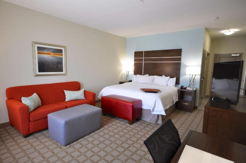 King Room with Sofa Bed - Non-Smoking image 4