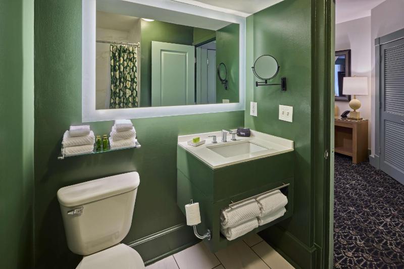 Superior Queen Room image 2